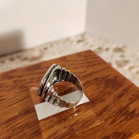 Sterling Ring - Picture 5 of 10